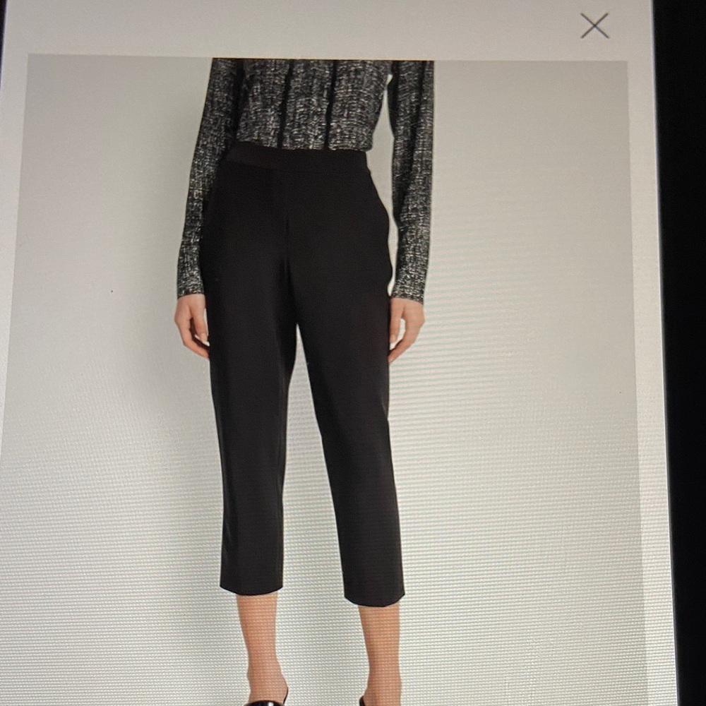 Elegant DKNY Black Women's cropped Pants size 8